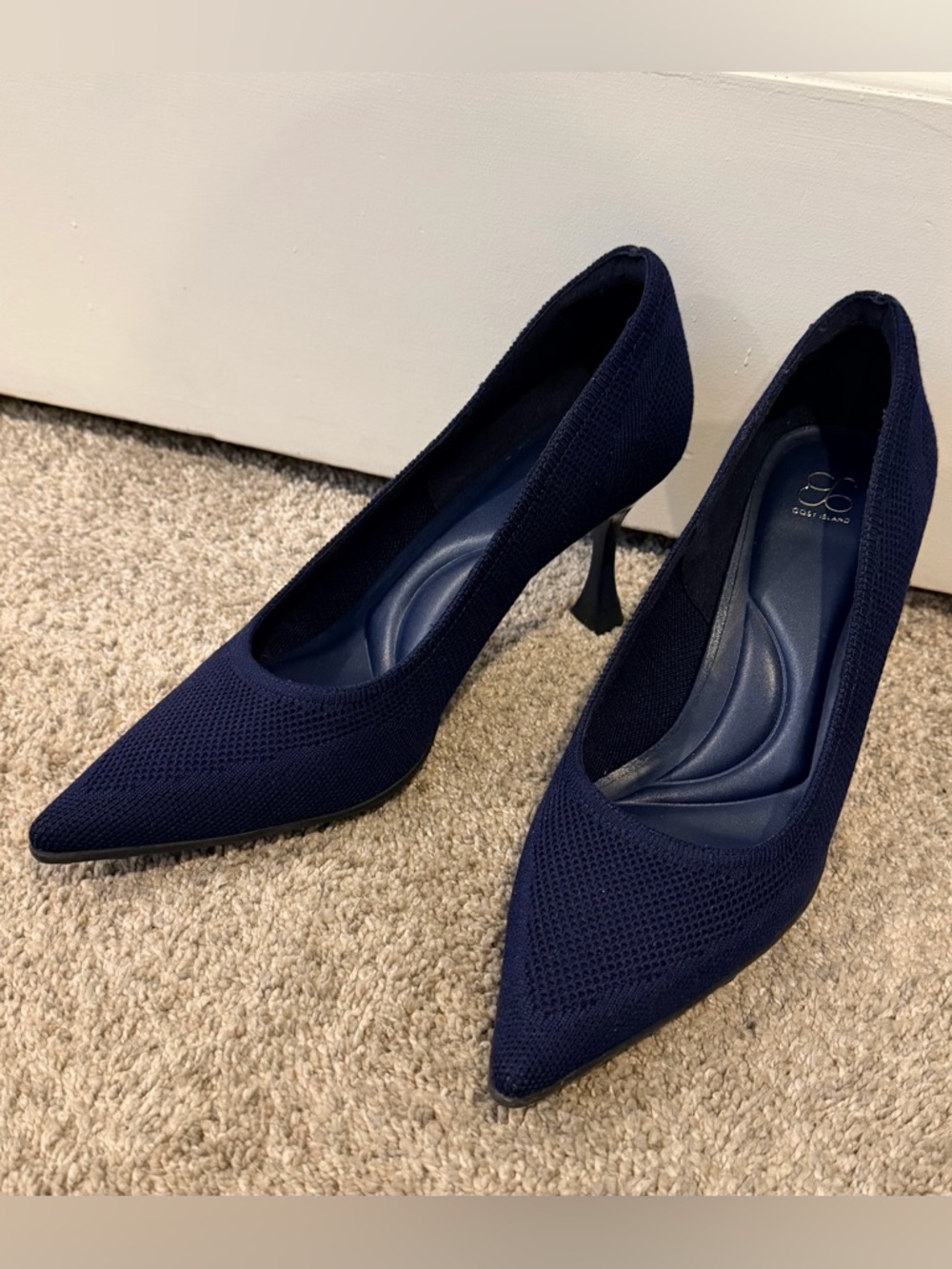 EUC Cosy Island SoftBounce Pointed Pumps w Anti Slip Outsole in Navy Size 9